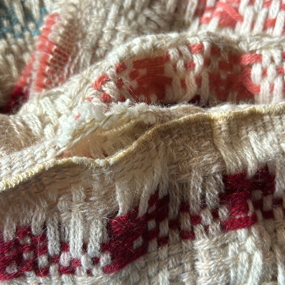 Two knitted lambs wool infinity scarves - Picture 3 of 7